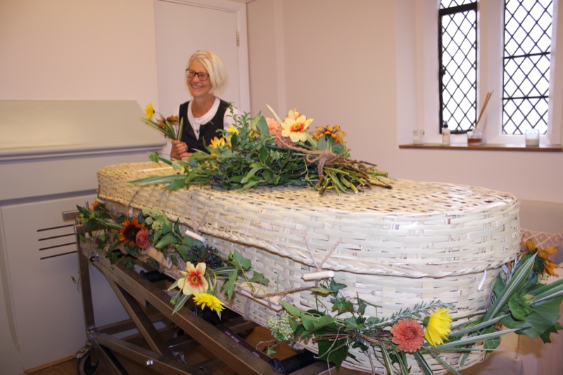Lilian-and-coffin-flowers