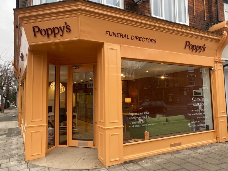 Poppys-Sheen-entrance